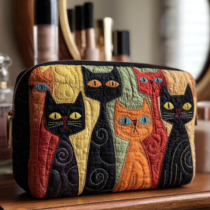 Gesteppte Kosmetiktasche mit dekorativer Katze