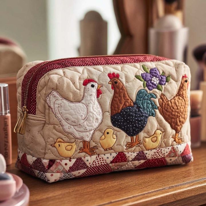 Gesteppte Kosmetiktasche mit Henne im Nest