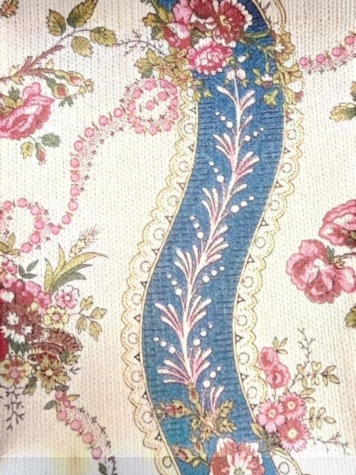 Sabine | Strickjacke mit Rosenrankenmuster